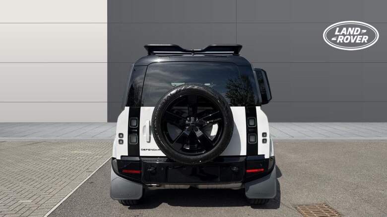 Land Rover Defender 3.0 D350 X-Dynamic HSE 110 5dr Auto Diesel Estate